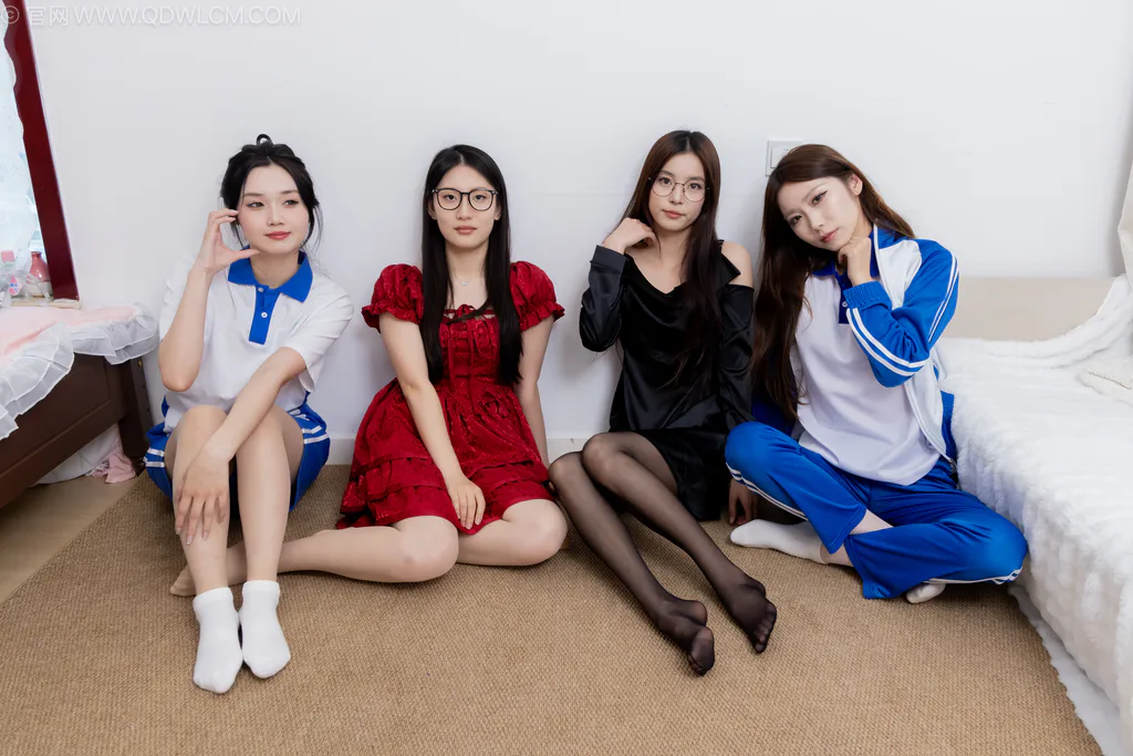 物恋传媒 NO.2637 茯苓&泡泡&橙子&奶糖-板鞋、高跟鞋、短白棉袜、薄丝[178P/1V/7.64GB]插图1