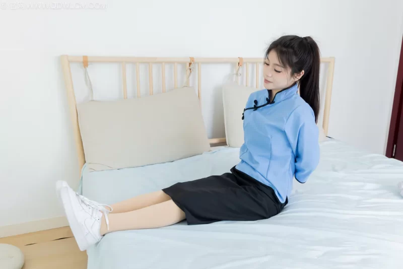 物恋传媒 NO.2639 闪闪-板鞋、厚肉丝、民国风[158P/1V/3.89GB]-无料摄影圈