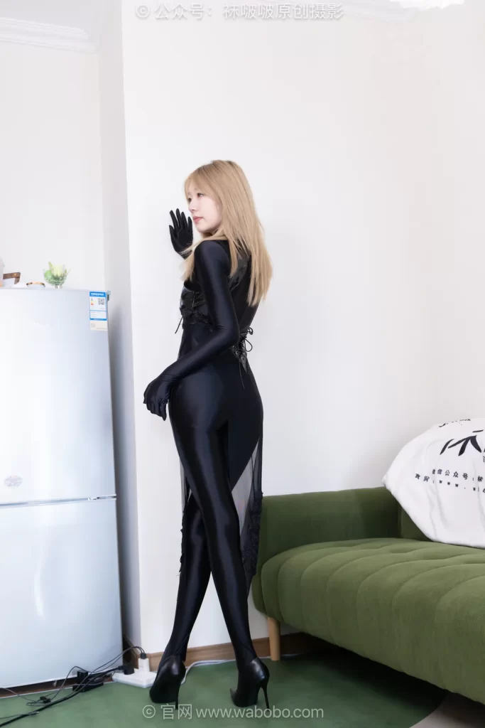 [BoBoSocks袜啵啵]NO.673 小甜豆-高跟鞋、黑色连体衣[190P/1V/6.41GB]插图2