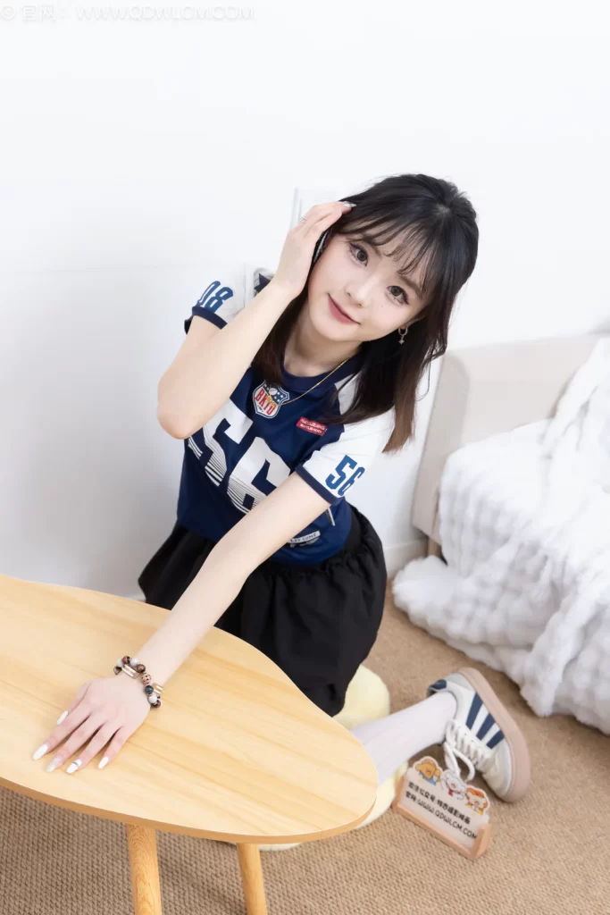 物恋传媒 NO.2651 兔芽-帆布鞋、白色小腿棉袜、裸足[172P/1V/4.09GB]插图3