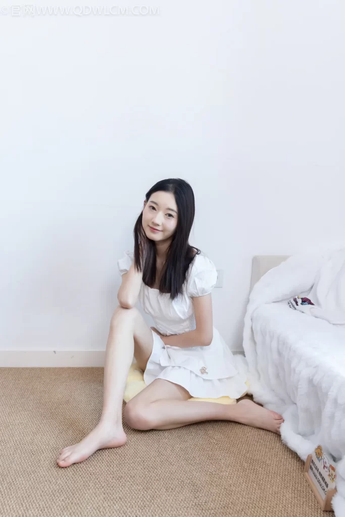 物恋传媒 NO.2671 沉香-高跟鞋、白棉袜、裸足[150P/1V/4.25GB]插图
