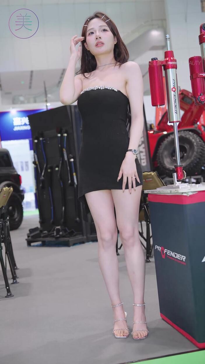 NO.1053 2024 深圳改装车展 Auto Salon 车模抖音网红随拍 65[1V/325MB]插图1