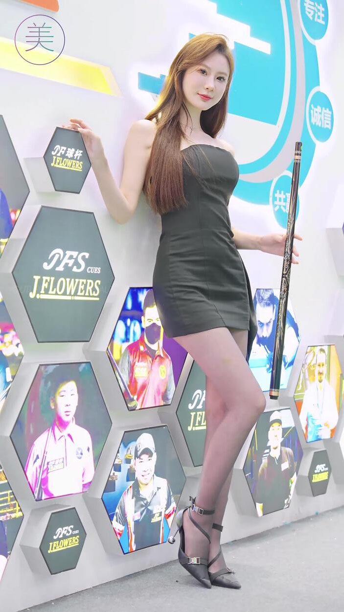 NO.1070 2024 广州国际台球展车模网红随拍 01[1V/378MB]插图3