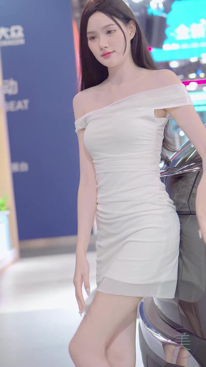NO.1233 2023 东莞秋季车展 Racing Model 车模抖音网红随拍车模09[1V/194MB]插图1