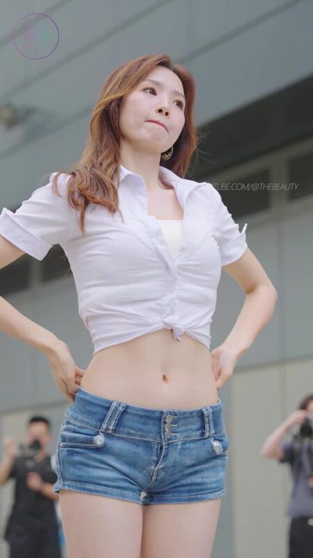 NO.1328 2024 深圳粤港澳大湾区车展 Model 车模随拍 122[1V/611MB]-无料摄影圈