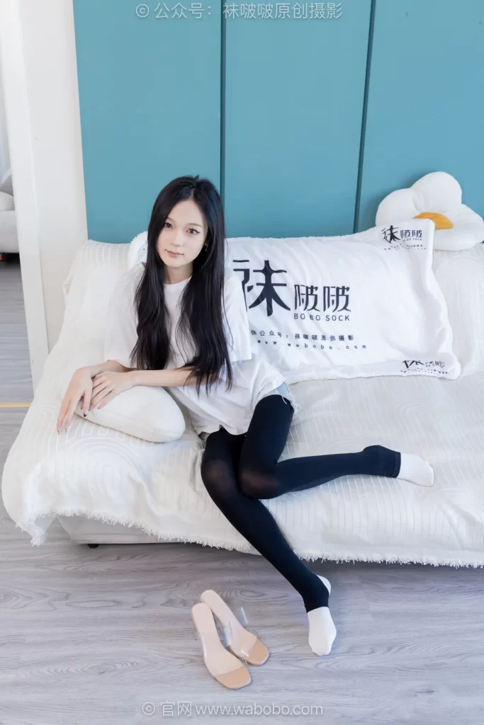 [BoBoSocks袜啵啵]NO.683 焦糖-高跟凉鞋、厚黑丝踩脚裤、白棉袜、裸足[165P/1V/6.85GB]插图1