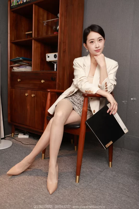 [IESS异思趣向] 2026.03.19 丝享家2297：小婕《蟒纹皮裙（下）》[88P/74MB]-无料摄影圈