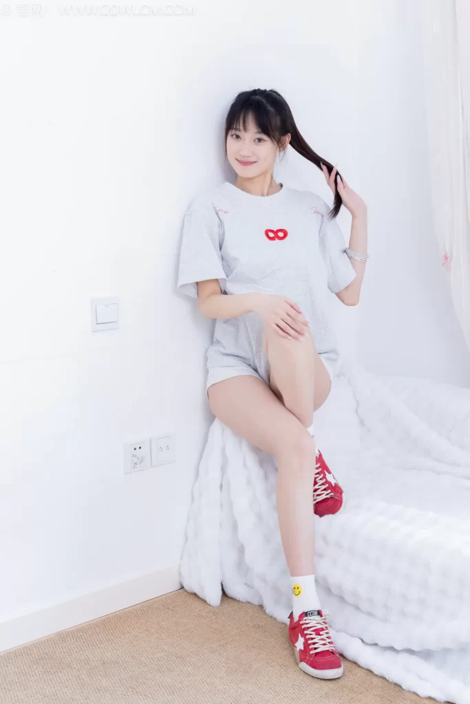 物恋传媒 NO.2680 山奈-帆布鞋、白棉袜、裸足[155P/1V/3.23GB]插图3