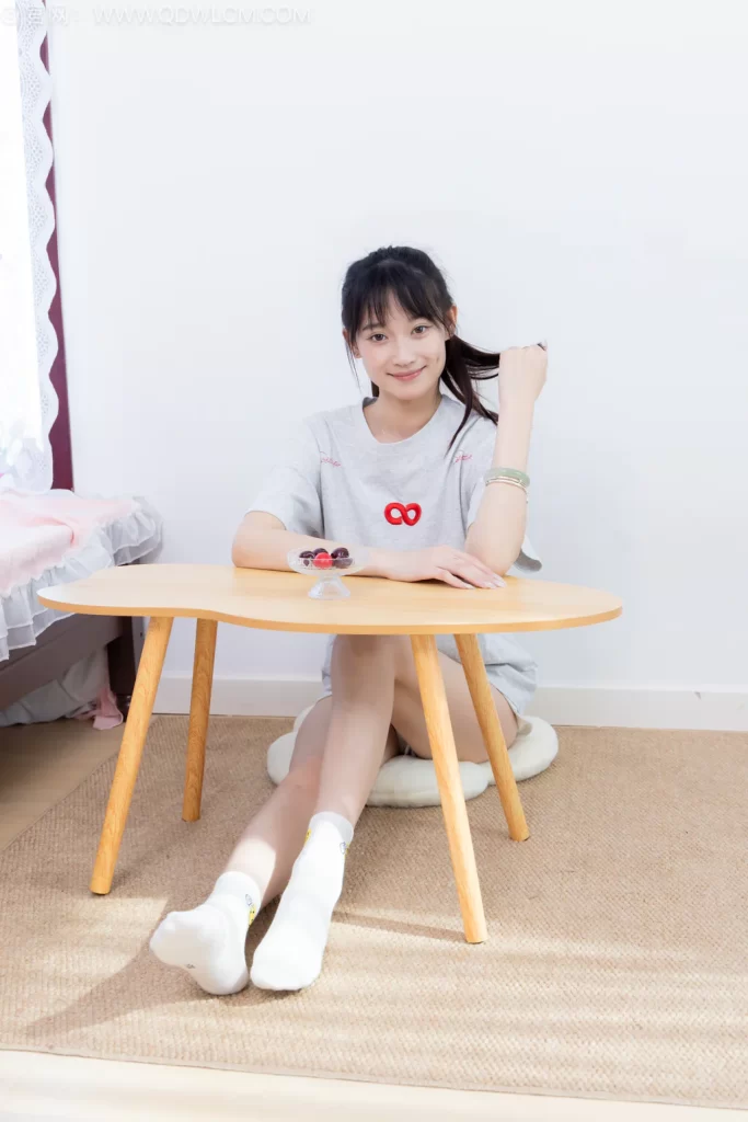 物恋传媒 NO.2680 山奈-帆布鞋、白棉袜、裸足[155P/1V/3.23GB]插图