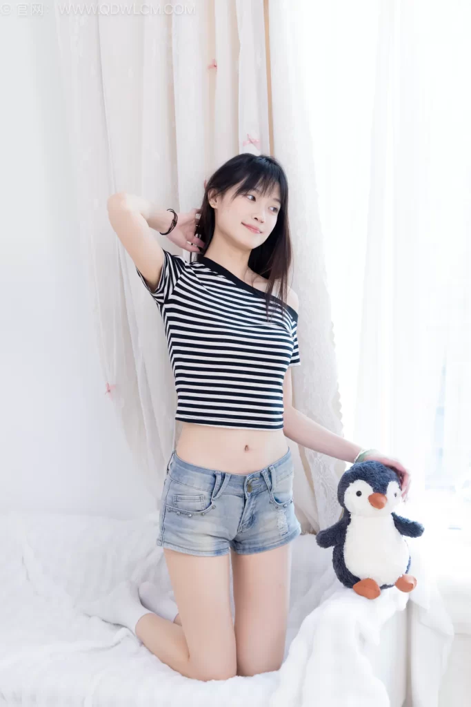 物恋传媒 NO.2687 山奈-帆布鞋、中筒白棉袜、裸足[158P/1V/3.36GB]插图