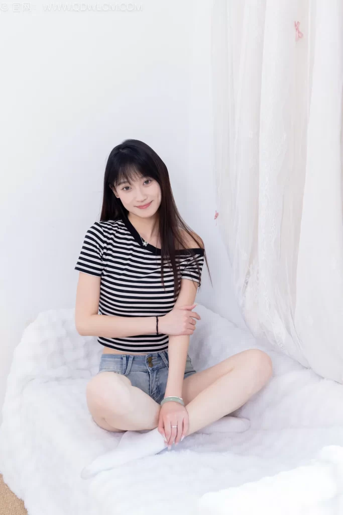 物恋传媒 NO.2687 山奈-帆布鞋、中筒白棉袜、裸足[158P/1V/3.36GB]插图3