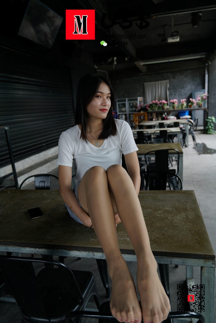 [MussGirl慕丝女郎]NO.010 陈老师长筒蕾丝与少女裙搭配的清纯性感 [61P/115MB]插图1
