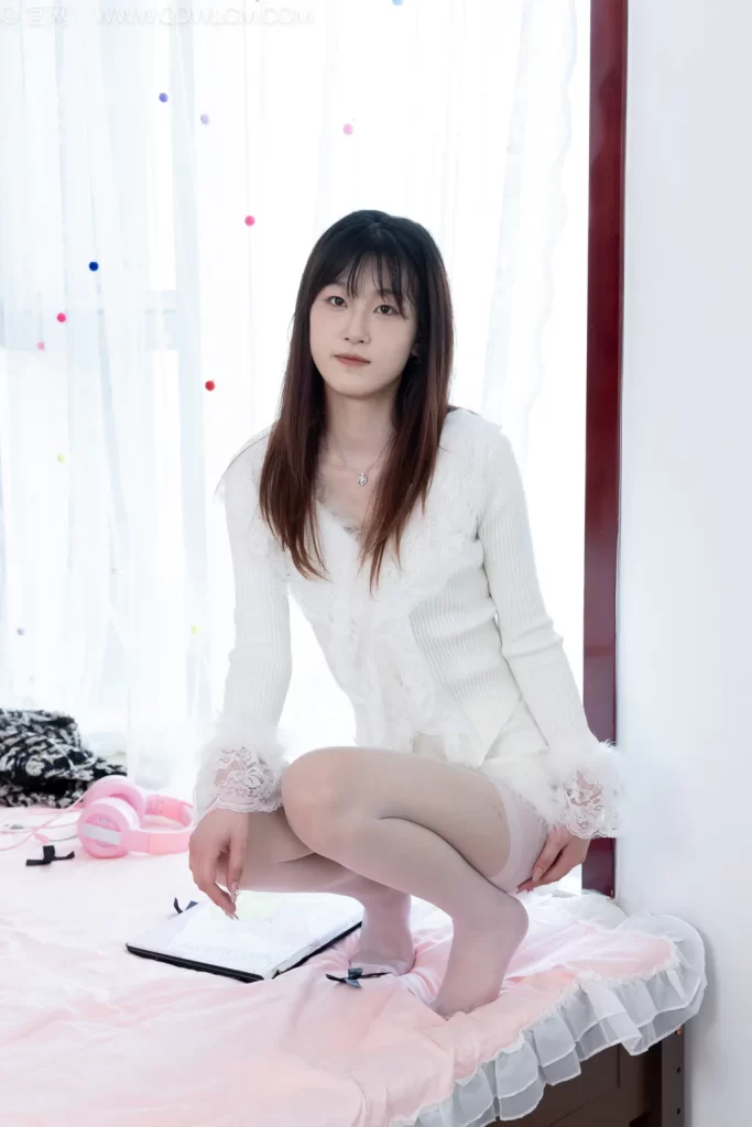物恋传媒 NO.2695 雪芽-高跟鞋、薄白丝、穿脱外套[151P/1V/3.62GB]插图3