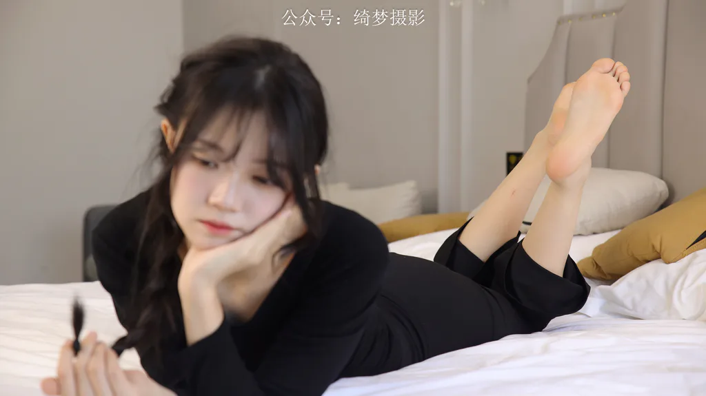 绮梦摄影 2025.04.09 NO.228 yuuu 珍藏无修无水印版[486P/2V/13.3GB]-无料摄影圈