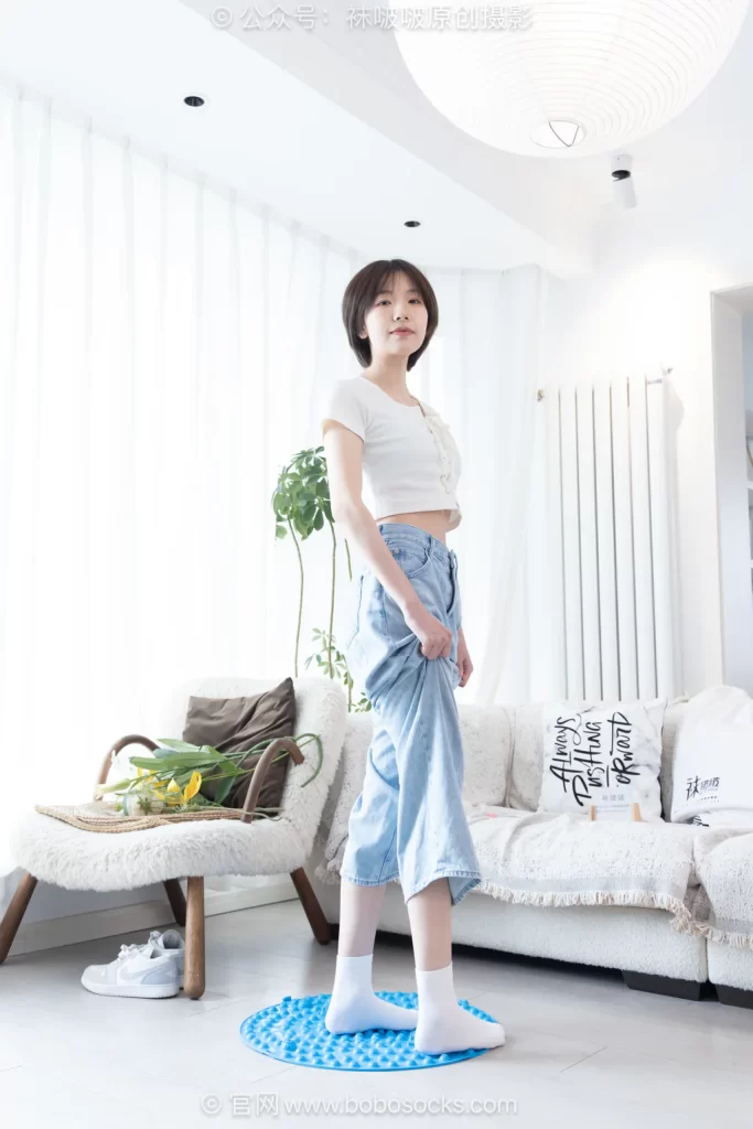 [BoBoSocks袜啵啵]NO.708 小甜豆-板鞋、纯白棉袜、裸足[170P/1V/6.27GB]插图3