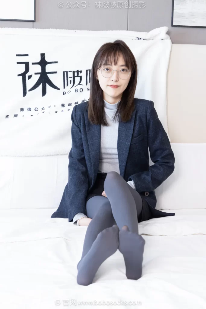 [BoBoSocks袜啵啵]NO.709 稚予-平底鞋、厚灰丝、裸足、ol制服[156P/1V/6.12GB]插图