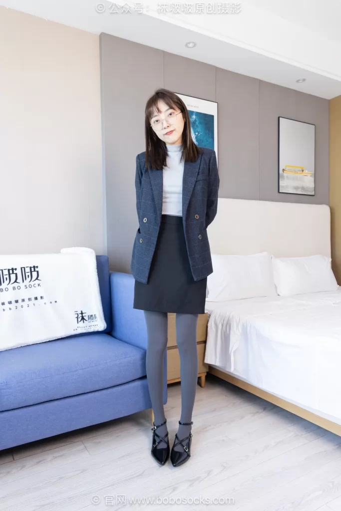 [BoBoSocks袜啵啵]NO.709 稚予-平底鞋、厚灰丝、裸足、ol制服[156P/1V/6.12GB]插图2