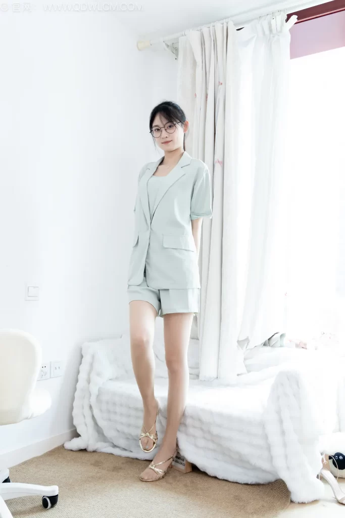物恋传媒 NO.2708 山奈-高跟凉鞋、薄肉丝、裸足[159P/1V/6.43GB]插图1