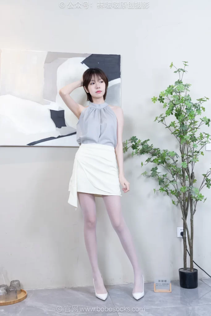 [BoBoSocks袜啵啵]NO.717 小甜豆-高跟鞋、薄白丝[145P/1V/5.21GB]插图1