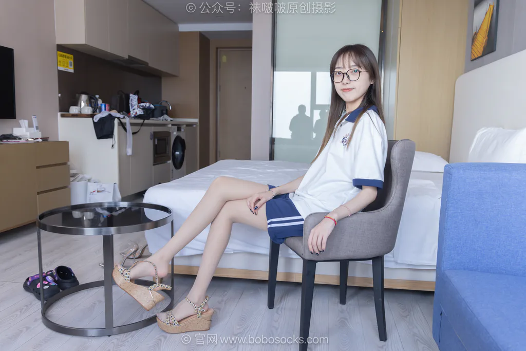 [BoBoSocks袜啵啵]NO.719 稚予-透明高跟鞋、高跟凉鞋、薄肉丝[160P/1V/6.16GB]插图3