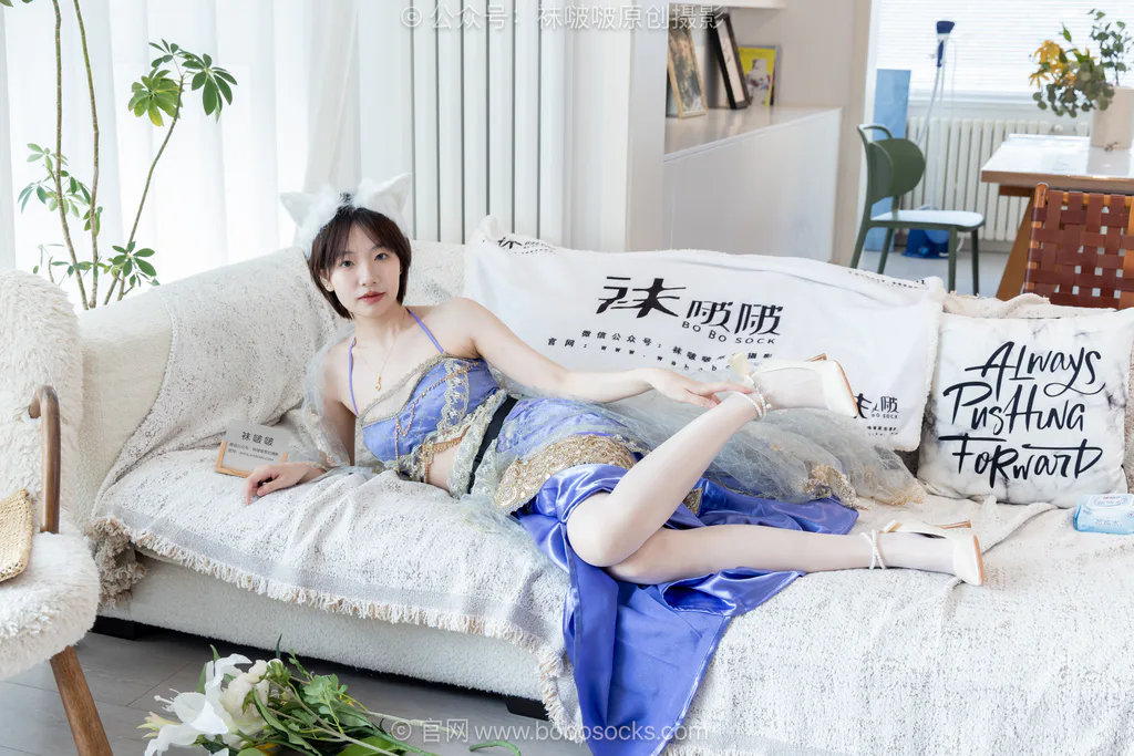 [BoBoSocks袜啵啵]NO.722 小甜豆-高跟鞋、油亮薄白丝、裸足[167P/1V/6.67GB]插图2