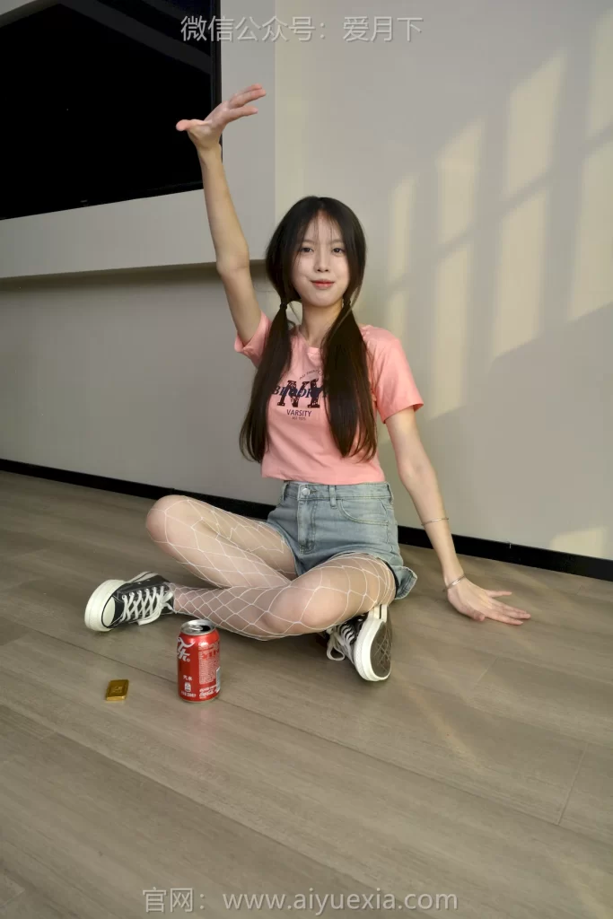 爱月下 NO.026 情情【酷辣辣】人生第一次尝试这种辣妹风，以后夏天就它了~[100P/1V/6.02GB]插图3