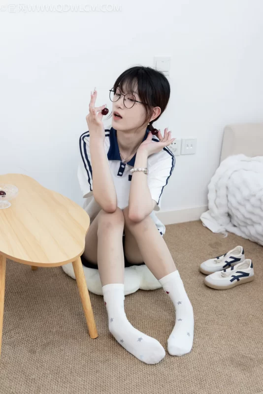 物恋传媒 NO.2723 雪芽-板鞋、白棉袜、薄肉丝[152P/1V/4.36GB]-无料摄影圈