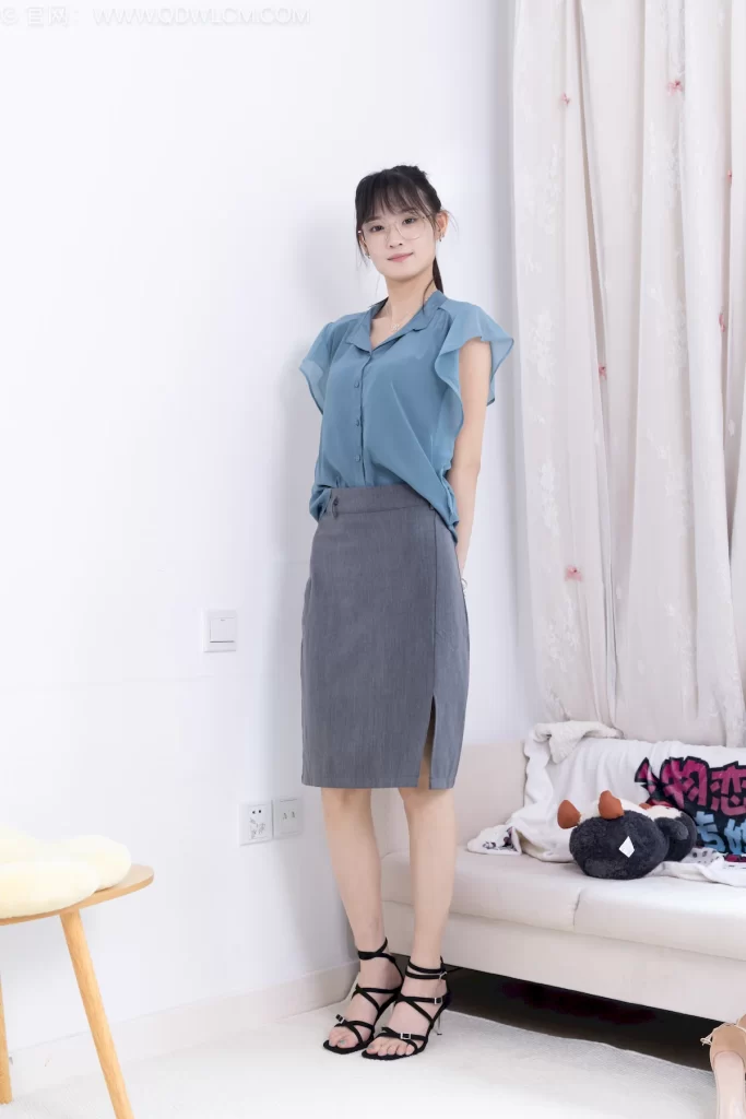 物恋传媒 NO.2725 山奈-高跟凉鞋、薄肉丝、裸足[164P/1V/5.92GB]插图1