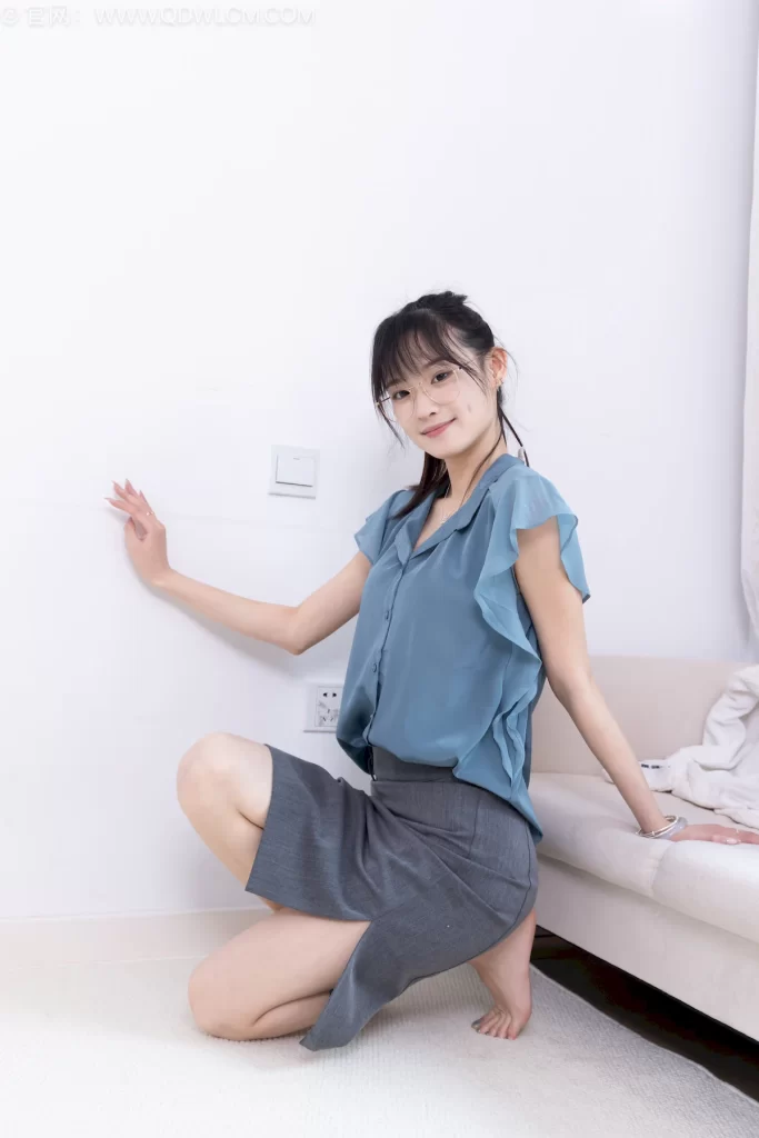 物恋传媒 NO.2725 山奈-高跟凉鞋、薄肉丝、裸足[164P/1V/5.92GB]插图3