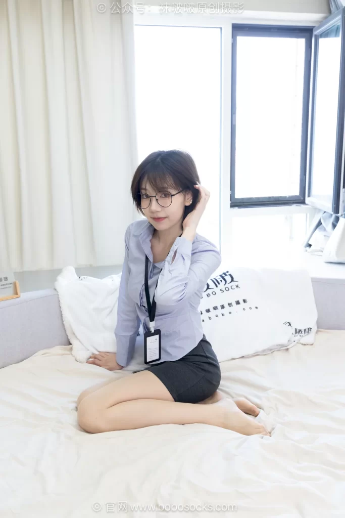 [BoBoSocks袜啵啵]NO.727 小甜豆-高跟鞋、薄肉丝、ol制服[148P/1V/5.78GB]插图1