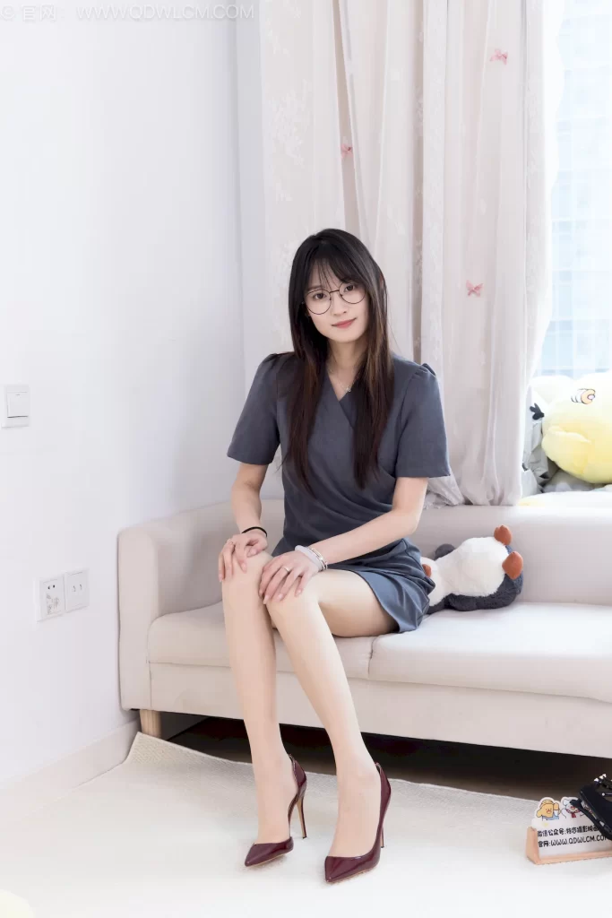 物恋传媒 NO.2733 山奈-三双高跟凉鞋、薄肉丝、裸足[182P/1V/6.16GB]插图3