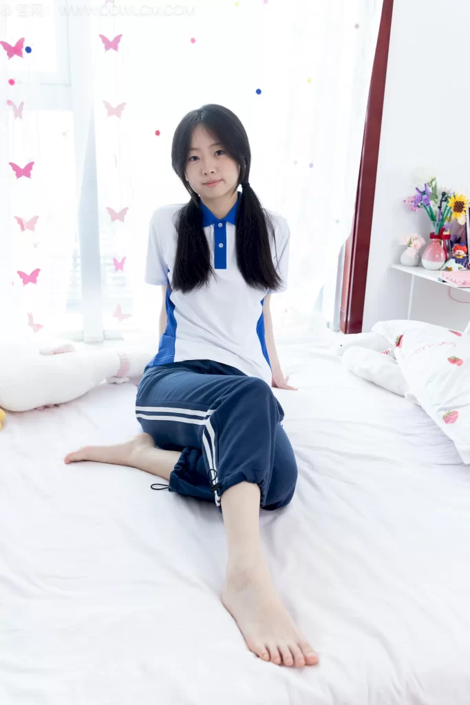 物恋传媒 NO.2735 萌萌-白棉袜、裸足、校服[155P/1V/3.75GB]插图