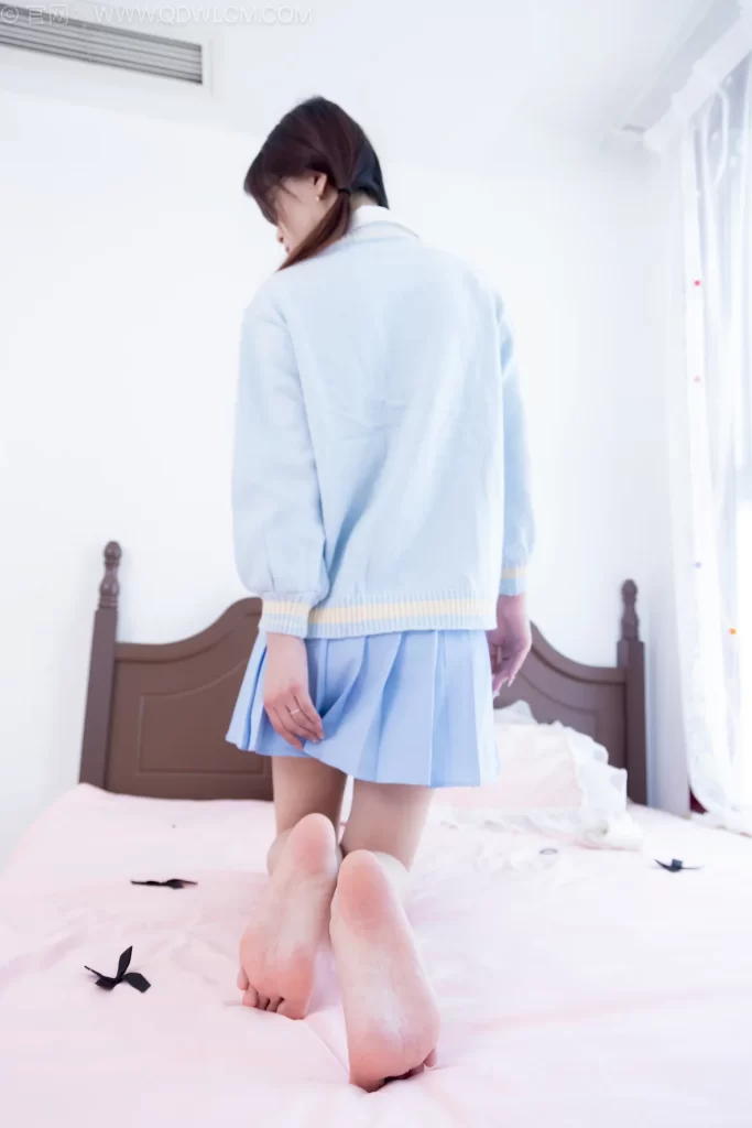 物恋传媒 NO.2737 雪芽-板鞋、白棉袜、裸足、jk制服[155P/1V/3.44GB]插图3
