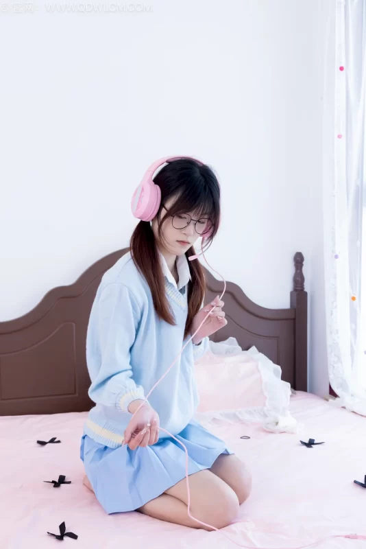 物恋传媒 NO.2737 雪芽-板鞋、白棉袜、裸足、jk制服[155P/1V/3.44GB]-无料摄影圈