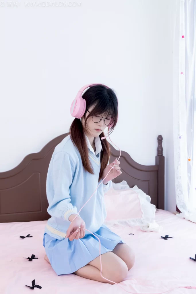 物恋传媒 NO.2737 雪芽-板鞋、白棉袜、裸足、jk制服[155P/1V/3.44GB]插图