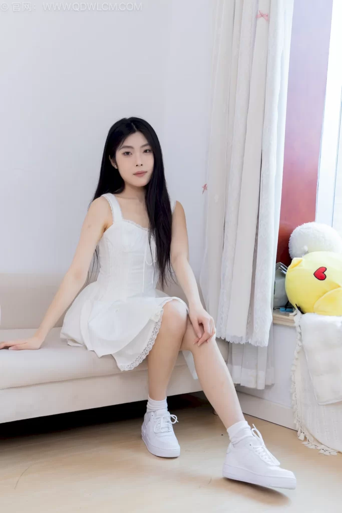 物恋传媒 NO.2739 美式-板鞋、纯白棉袜、裸足[155P/1V/3.23GB]插图1