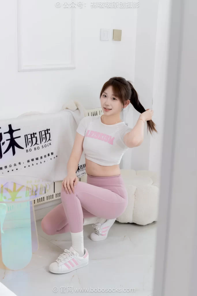 [BoBoSocks袜啵啵]NO.730 香菜-板鞋、纯白棉袜[184P/1V/6.85GB]插图1
