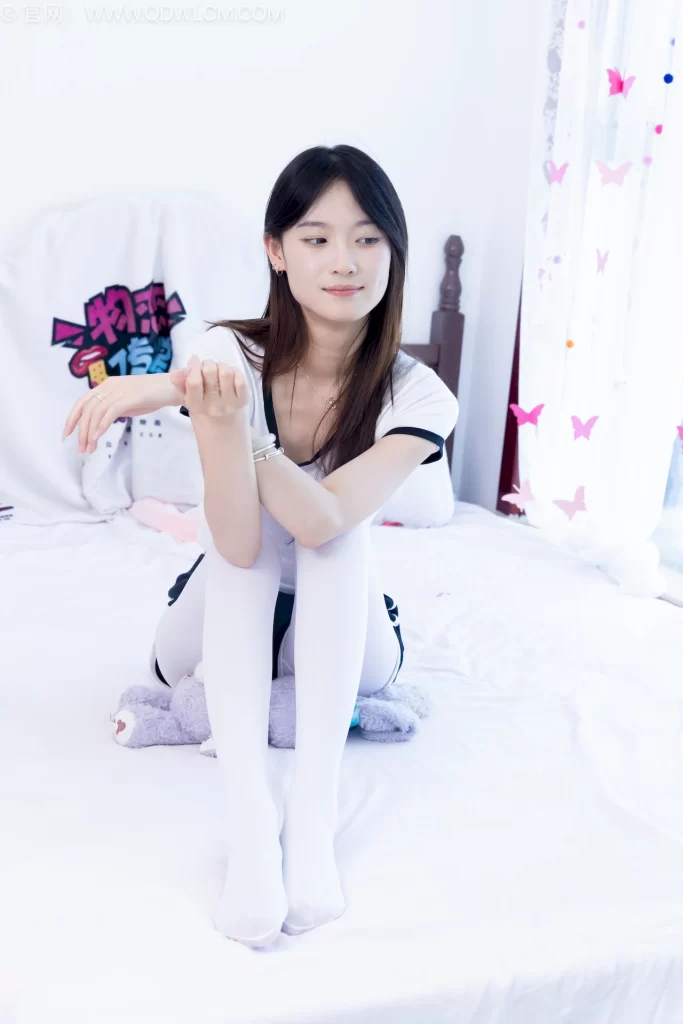 物恋传媒 NO.2748 山奈-高跟长靴、厚白丝、体操服[155P/1V/3.24GB]插图3