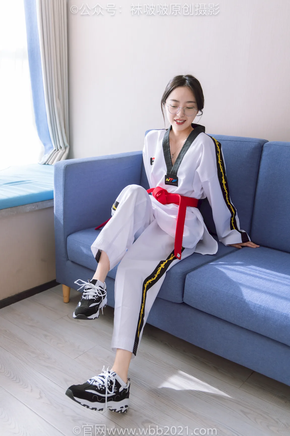 [BoBoSocks袜啵啵]积分限定作品 NO.044 稚予-跆拳道服、运动鞋、白棉袜、裸足[130P/1V/5.92GB]插图1