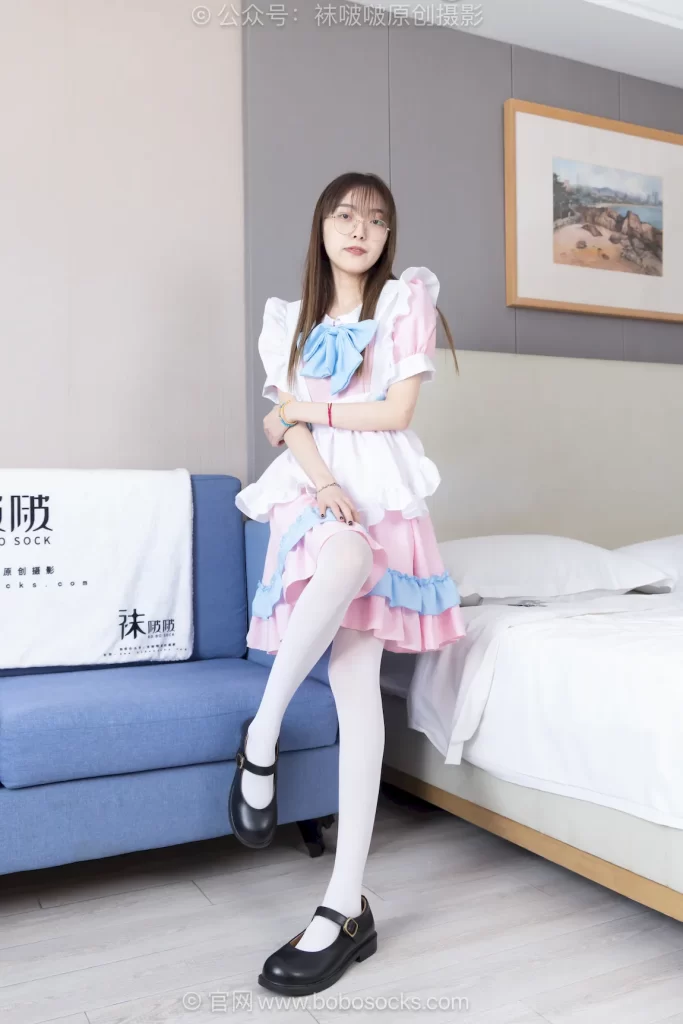 [BoBoSocks袜啵啵]NO.734 稚予-皮鞋、厚白丝、女仆装、挑鞋[155P/1V/6.27GB]插图1