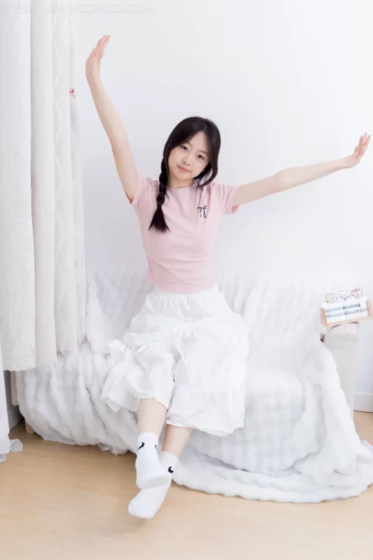 物恋传媒 NO.2756 萌萌-板鞋、自然穿脏白棉袜、裸足[162P/1V/3.22GB]-无料摄影圈