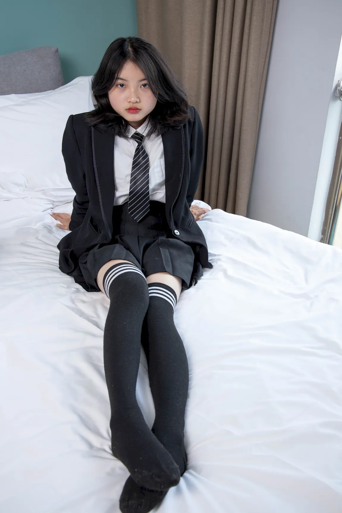 袜觅社 NO.005 香香[95P/1V/3.03GB]插图1