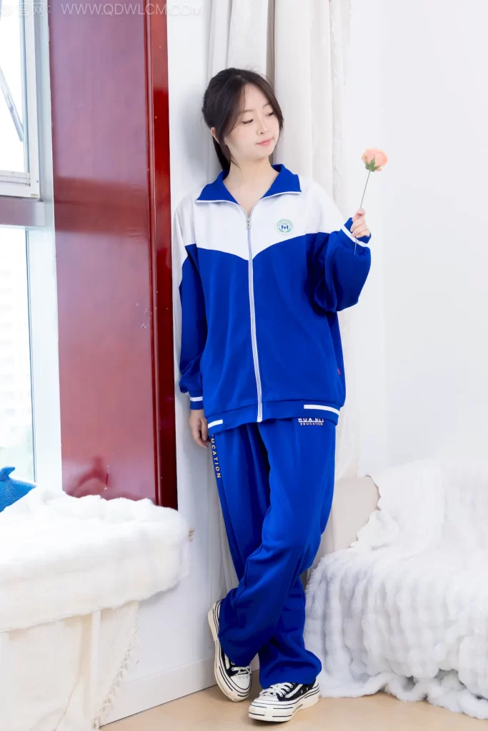物恋传媒 NO.2764 萌萌-帆布鞋、白棉袜、裸足、校服[164P/1V/3.63GB]插图3