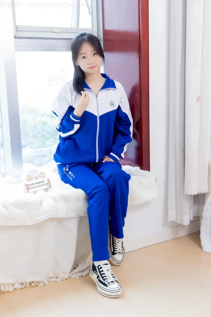 物恋传媒 NO.2764 萌萌-帆布鞋、白棉袜、裸足、校服[164P/1V/3.63GB]插图2
