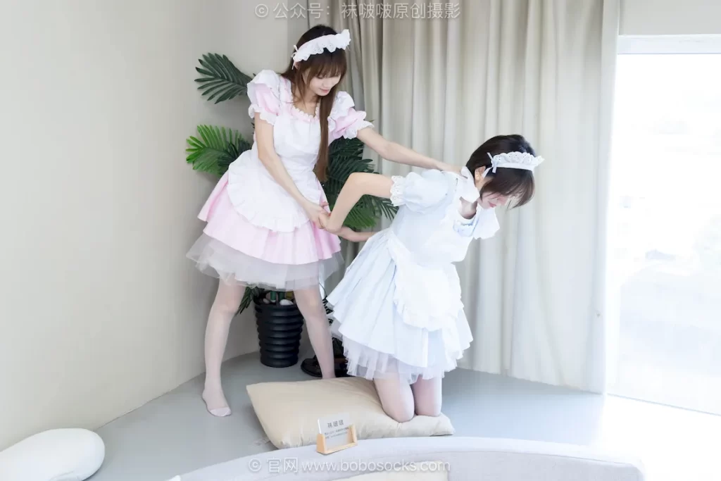 [BoBoSocks袜啵啵]NO.745 小甜豆甜甜圈-女仆装、皮鞋、薄白丝[160P/1V/5.87GB]插图