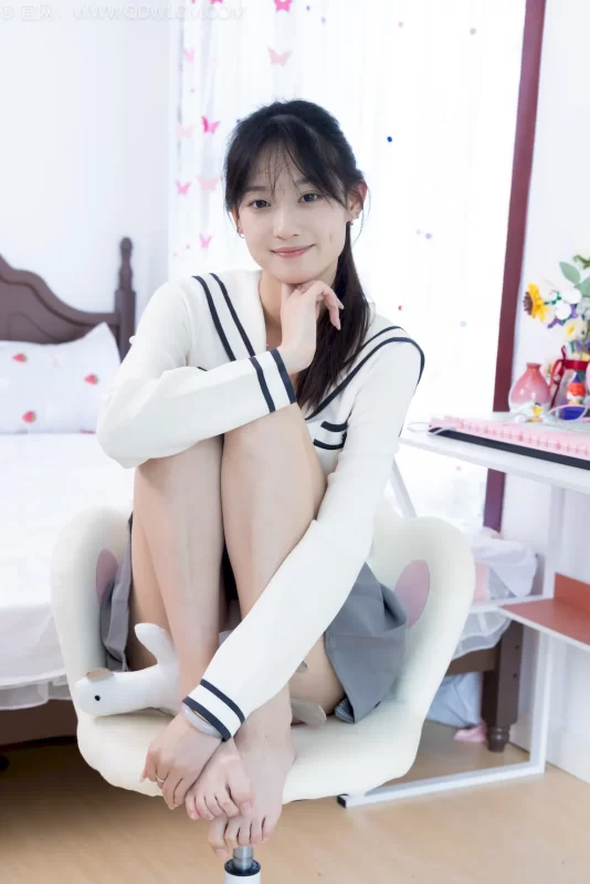 物恋传媒 NO.2768 山奈-板鞋、白棉袜、裸足、半脱袜子[215P/1V/5.44GB]-无料摄影圈