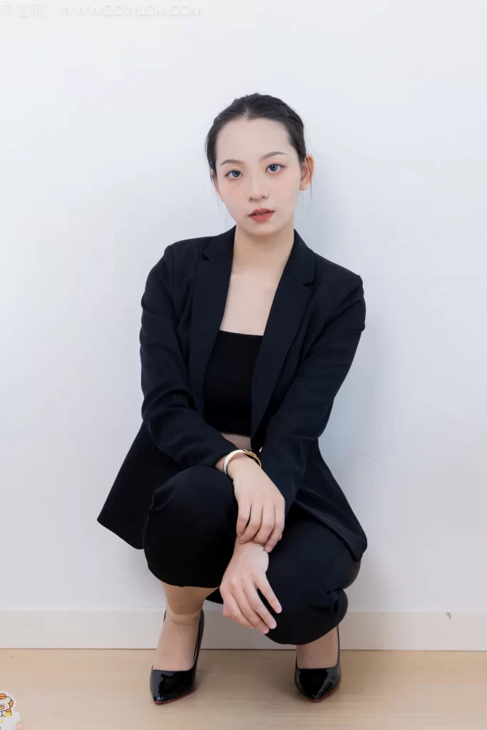 物恋传媒 NO.2770 小泽-高跟鞋、短肉丝、ol制服[161P/1V/3.15GB]插图