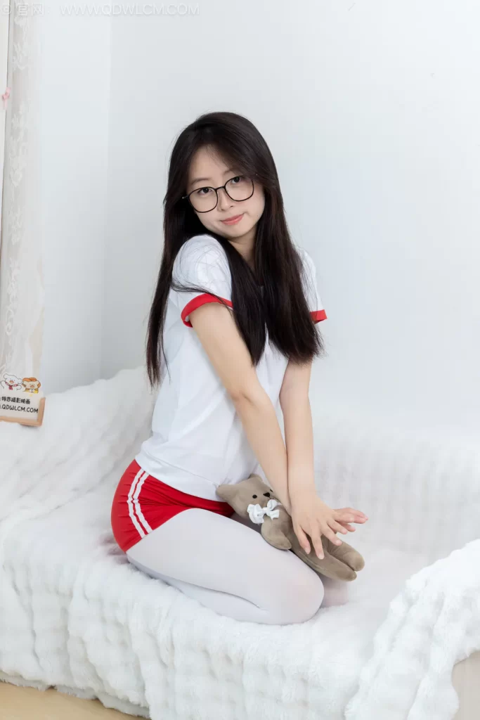物恋传媒 NO.2780 萌萌-板鞋、厚白丝、体操服[150P/1V/3.91GB]插图