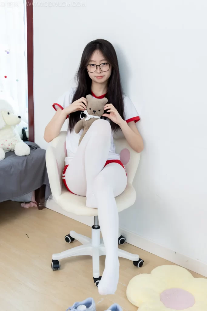 物恋传媒 NO.2780 萌萌-板鞋、厚白丝、体操服[150P/1V/3.91GB]插图3