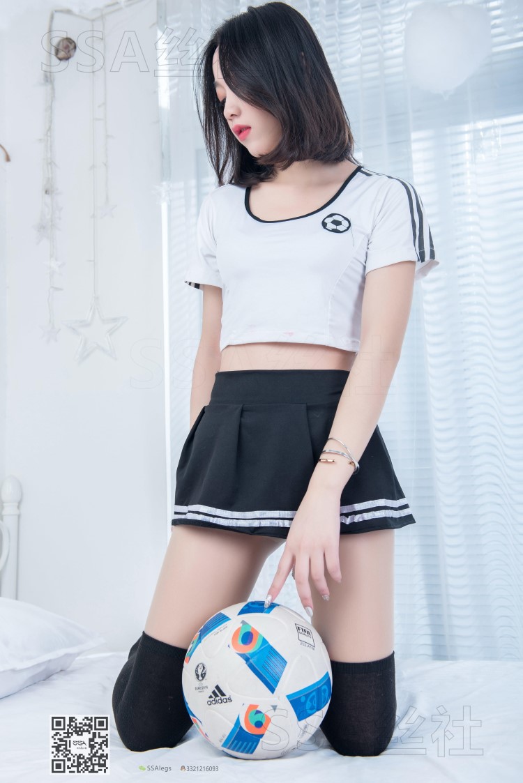[SSA丝社] NO.086 大大的足球宝贝肉丝黑袜玩球[99P/75M]插图